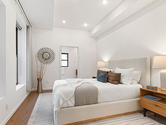 4th image of 151 Lenox Ave APT 2
