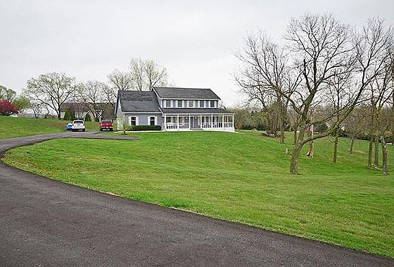 2nd image of 15925 Country Ln