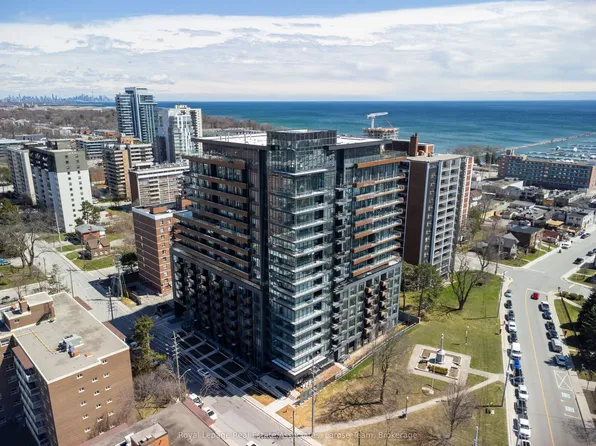 21 Park St E #1008, Mississauga, ON L5G 0C2