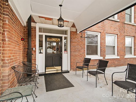 4th image of 622 S Haywood St APT 204