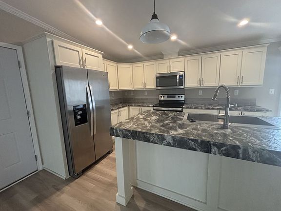 3rd image of 934 W Cayman Ave #84