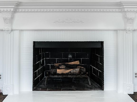 5th image of 8475 Franklin Ave