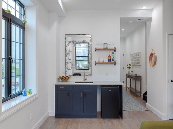 3rd image of 452 Harman St #4R