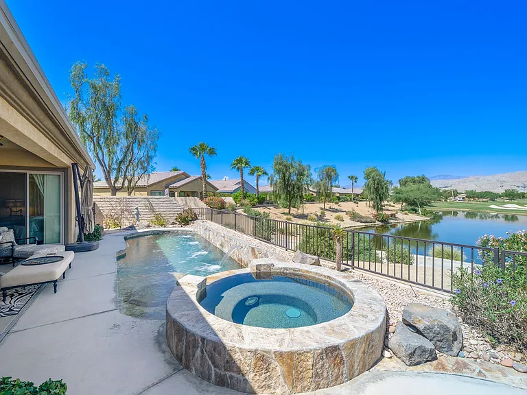 81074 Avenida Neblina #1 — Photo 29