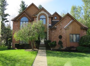 340 Rambling Rd, East Amherst, NY 14051