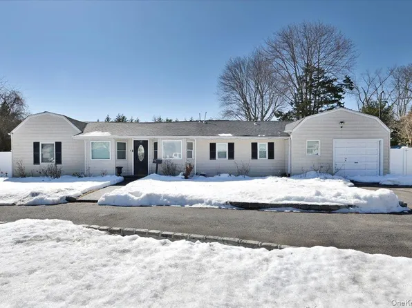 62 Bayside Avenue, Amityville, NY 11701