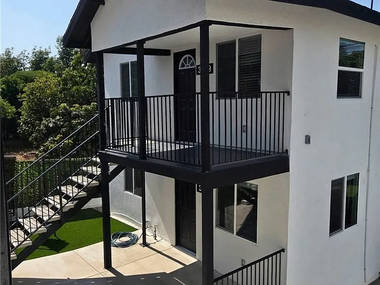 3931 E Cesar E Chavez Ave — Photo 11