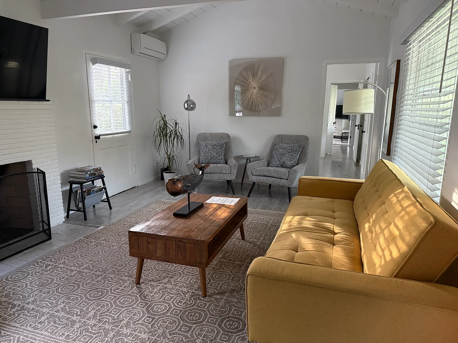 2 bed, 918 sqft, $6,500 — Photo 4