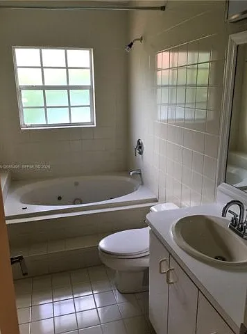 3 bed, 3.0 bath, 1713 sqft, $6,250 — Photo 3