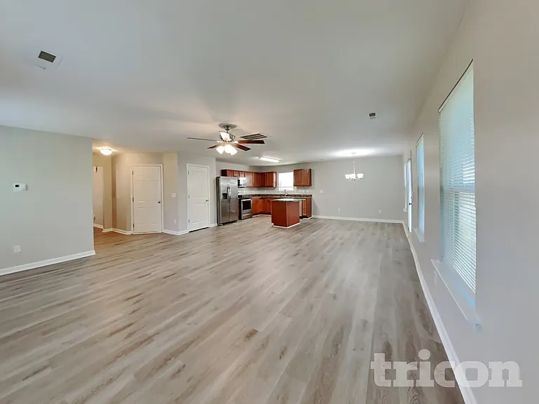 47 Hallow Oak St — Photo 2