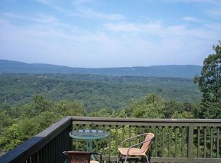 439 Pot Belly Ln, Great Cacapon, WV 25422