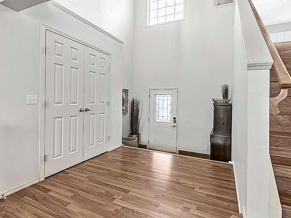 4th image of 105 W Cimarron Park Cir