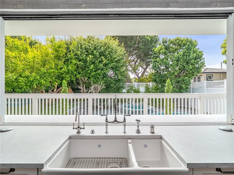 3403 Laurel Ave — Photo 7