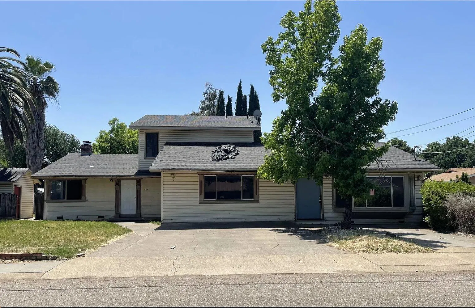4 bed, 2.5 bath, 2774 sqft, $2,850 — Photo 1