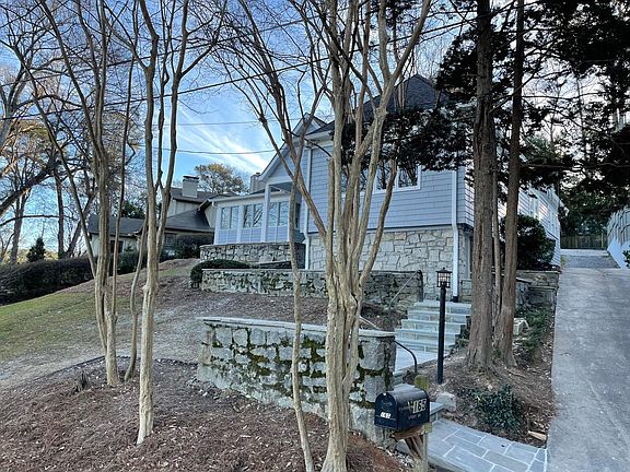 5th image of 165 Avery Dr NE