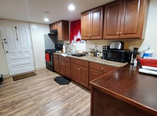 18 Home Ct APT 1, Stamford, CT 06902