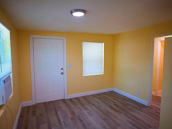 3rd image of 1666 N Myrtle Ave