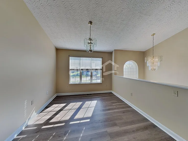 10296 Manassas Dr — Photo 5
