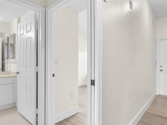 3rd image of 7715 Yardley Dr APT 403