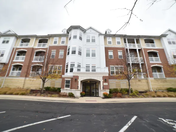 2750 Commons Dr Unit 412, Glenview, IL 60026