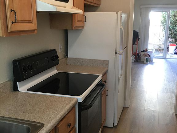 5th image of 1366 Terra Nova Blvd