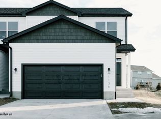 1224 E 28th St, Norwalk, IA 50211