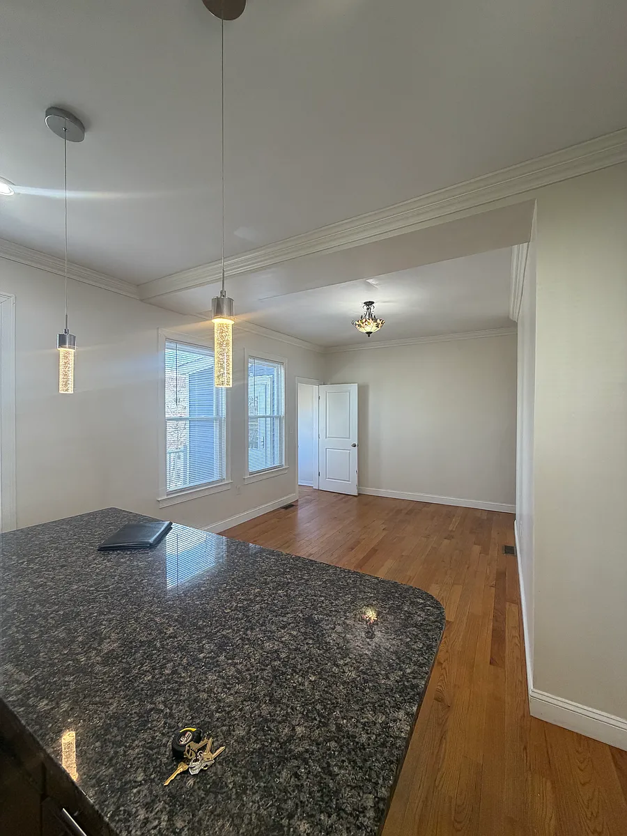 Building Photo - 9 Nottingham St #1