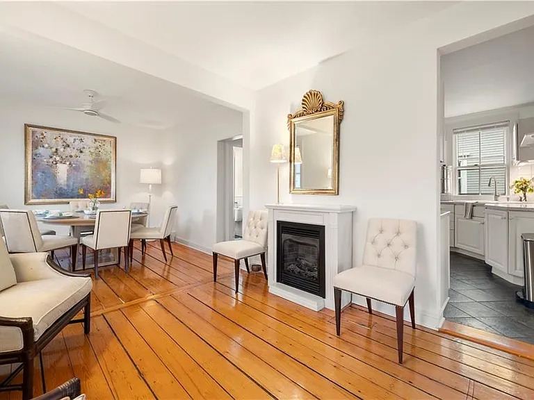 35 Marsh St — Photo 2