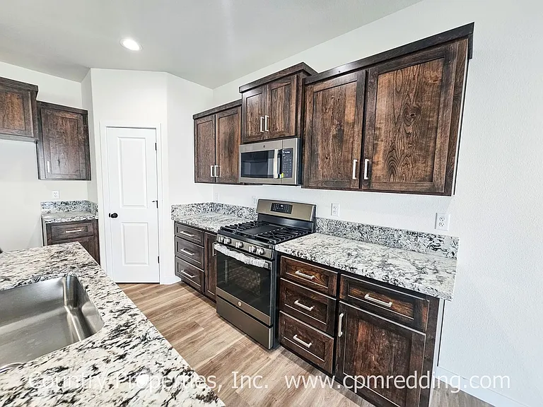 16904 Cape Cod Dr — Photo 10