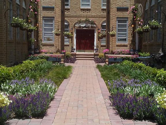 2nd image of 2829 Herschel St