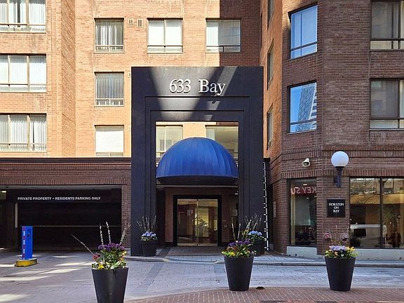 4th image of 633 Bay St #912
