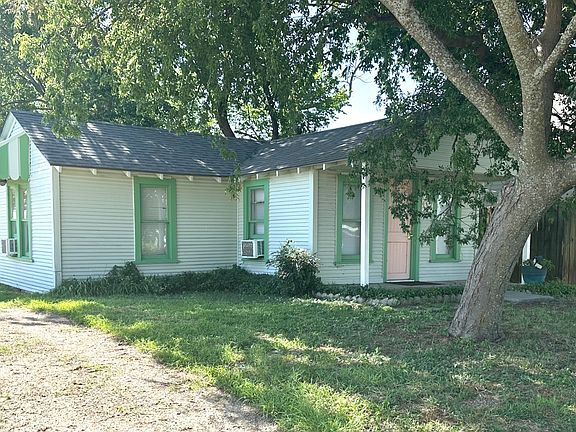 2nd image of 1420 W 1st St