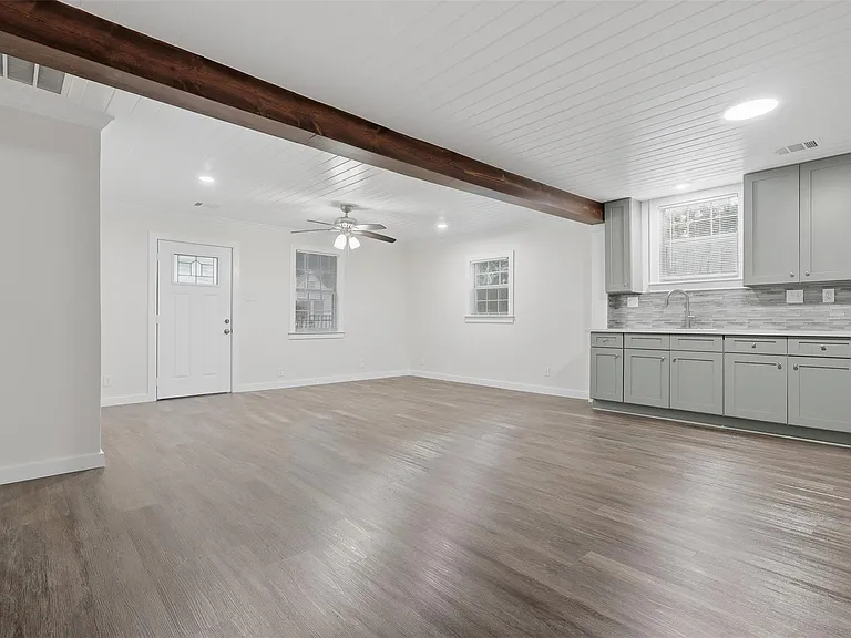 1509 Walton St — Photo 7