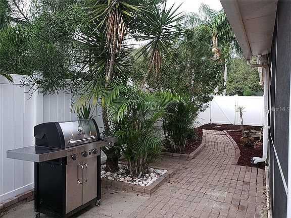 5th image of 2971 Shannon Cir