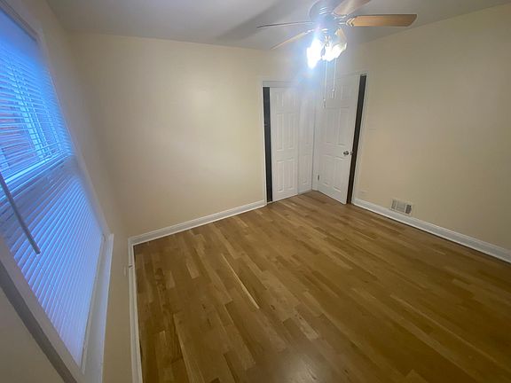 5th image of 2821 W Farragut Ave #2E