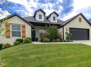 2790 S Apricot Rd, Fayetteville, AR 72701