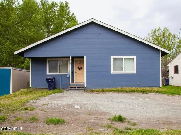 409 E Dolphin Ave, Palmer, AK 99645