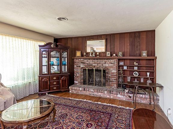 5th image of 927 Linda Vista Way