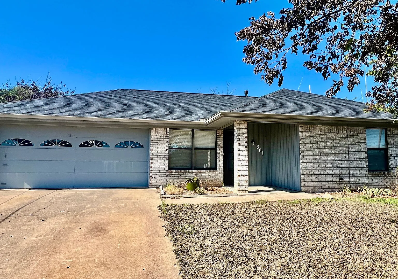 New Rental 3/2/2 Brick Home — Photo 1