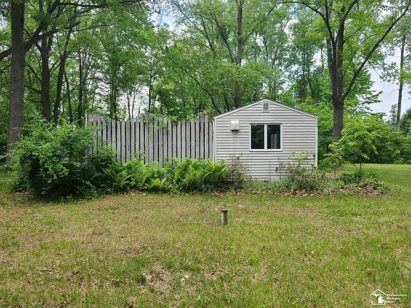 4th image of 2807 W Smith Rd