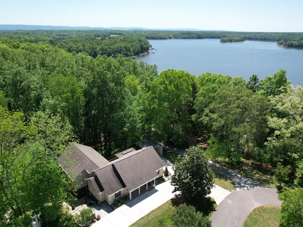 105 W Paradise Dr, Winchester, TN 37398