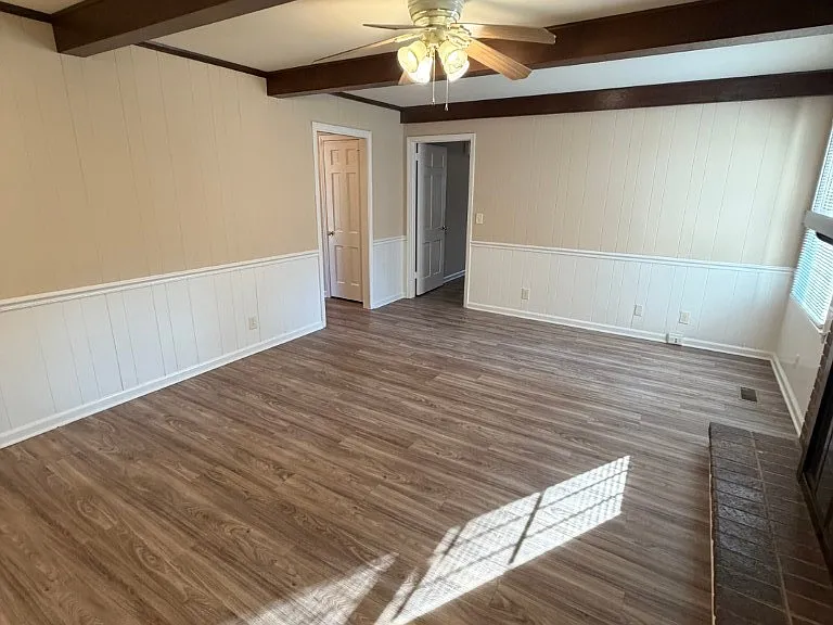 1600 Parklawn Dr — Photo 10