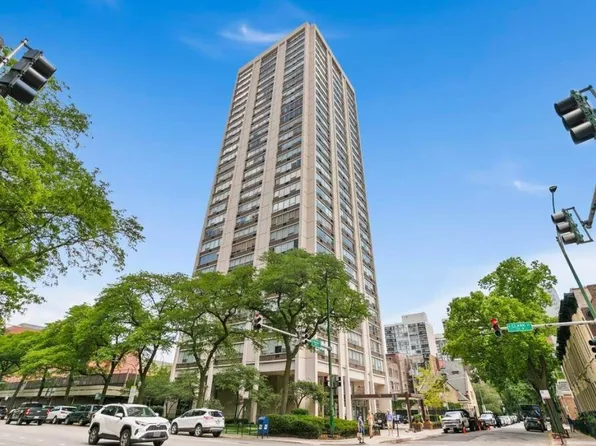 70 W Burton Pl, Chicago, IL