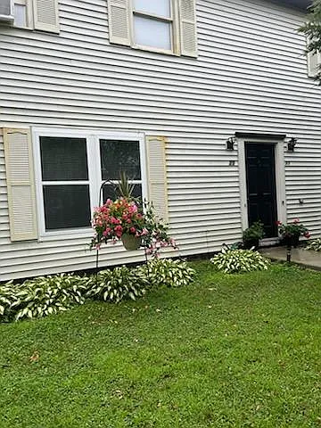 27 Hanover Dr — Photo 2