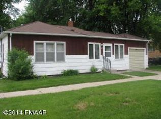 215 12th St S, Moorhead, MN 56560