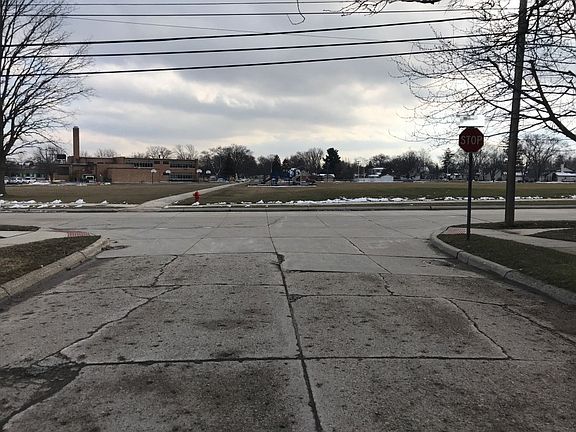 5th image of 4608 Mankato Ave