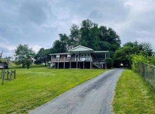 37 Amber Hill Dr, Honaker, VA 24260