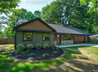 4406 Fairwood Dr, Burton, MI 48529