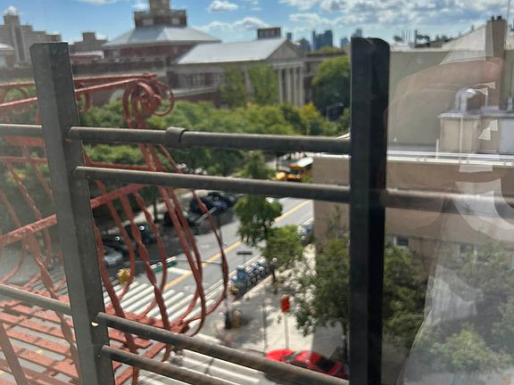 5th image of 451 E 116th St APT 25