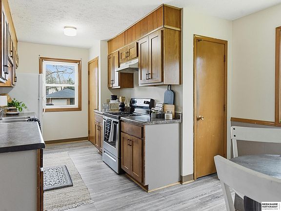 4th image of 5621 Charles St